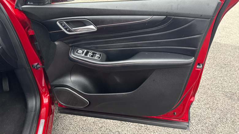 MG Hs 1.5 T-GDI Exclusive 5dr Petrol Hatchback